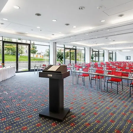 מלון Vienna House Easy By Wyndham 4*