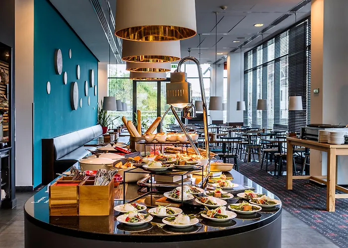 Готель Vienna House Easy By Wyndham 4*