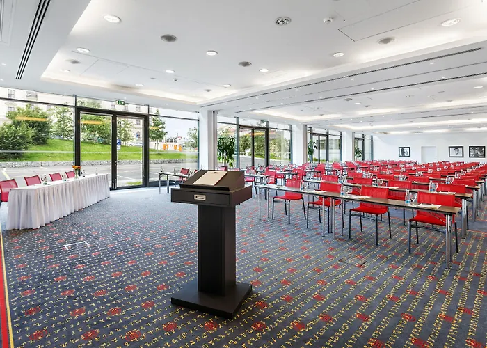 Готель Vienna House Easy By Wyndham 4*