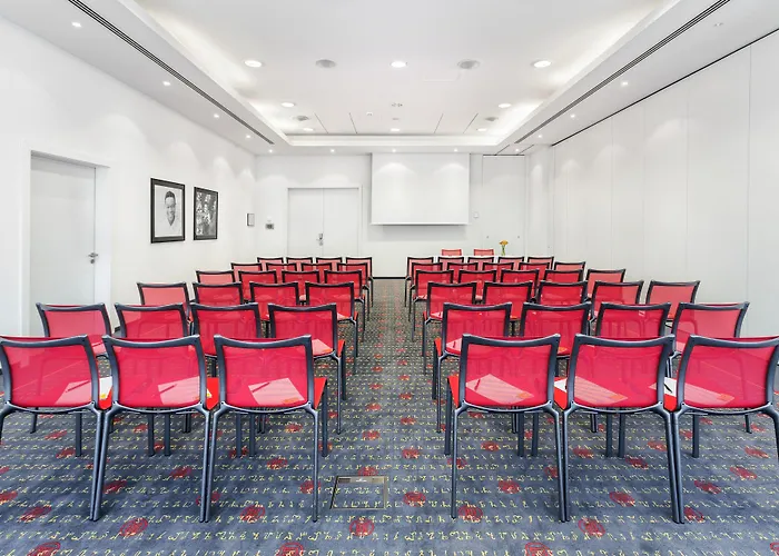 Vienna House Easy By Wyndham 4*