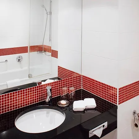 Hotel Vienna House Easy By Wyndham 4*